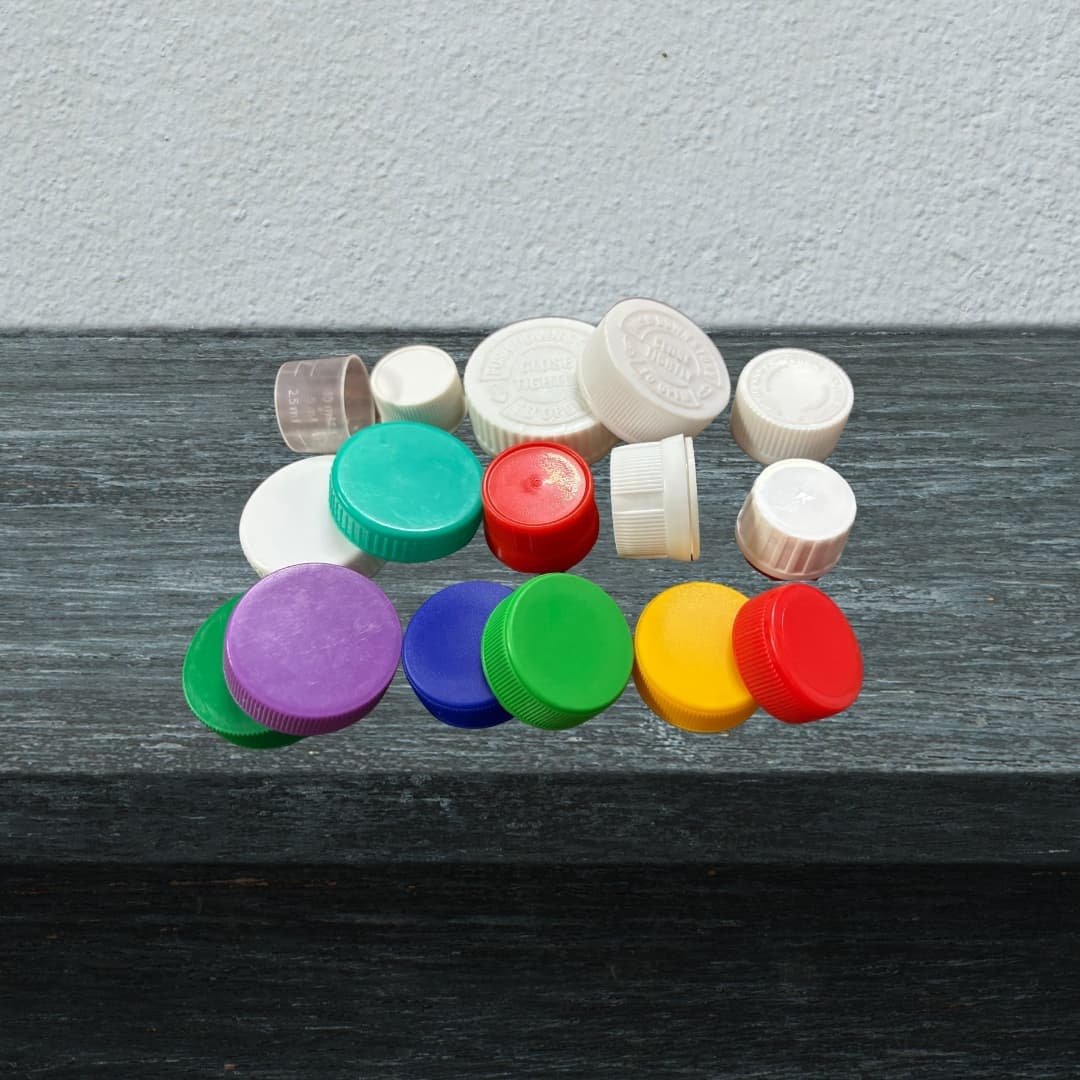 Caps